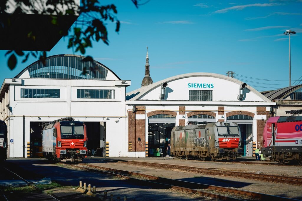 Siemens Mobility Italia își extinde investițiile: locomotive Vectron noi, hub de mentenanță la Verona și certificări SOA pentru infrastructură feroviară