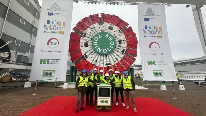 Primul TBM al părții italiene a tunelului Mont Cenis pentru linia de mare viteză Torino - Lyon a fost inaugurat. Tunelul va avea peste 57 km lungime