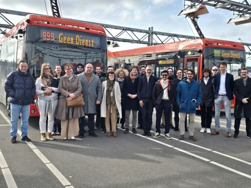 Amsterdam lansează demonstrația eBRT2030 cu soluții inovatoare de încărcare pentru autobuze electrice pe coridorul BRT 300