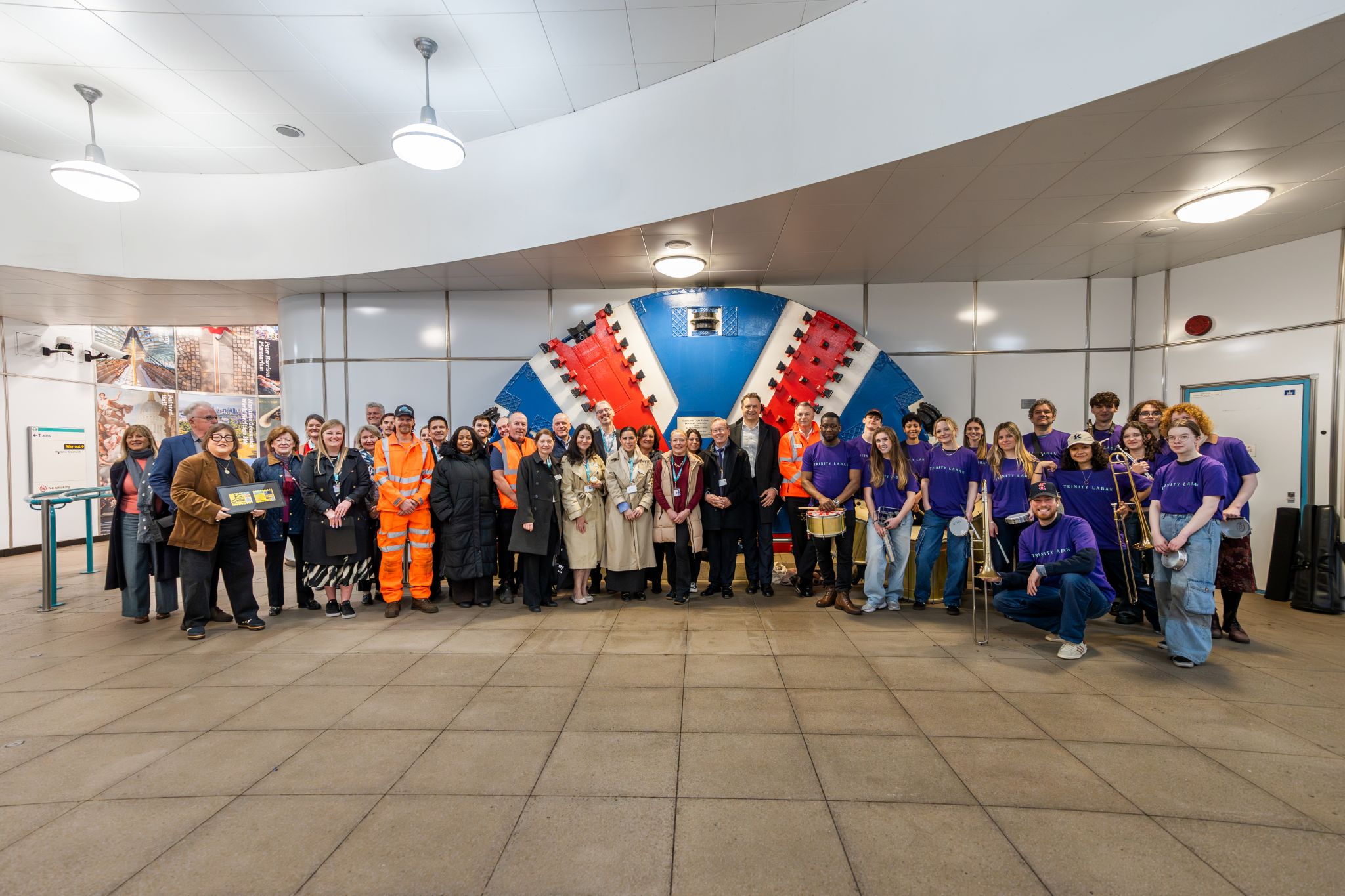 Stația Cutty Sark DLR din Londra a fost redeschisă cu facilități modernizate pentru acces mai rapid și confort sporit