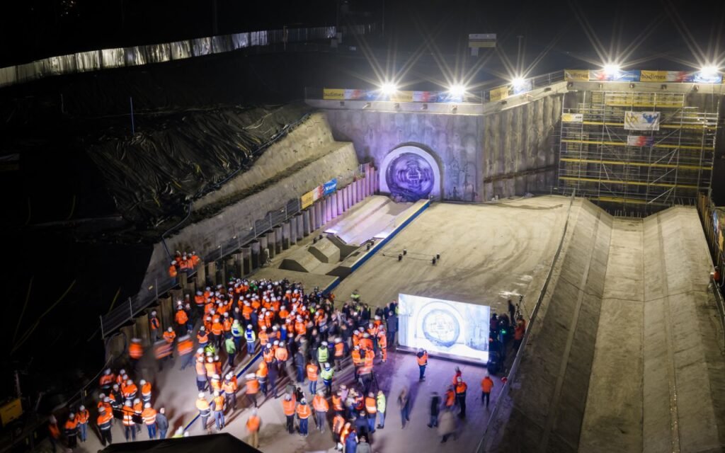 TBM „Kinga” finalizează săparea tunelului de evacuare pe noua linie Podłęże–Piekiełko stabilind un record național în Polonia