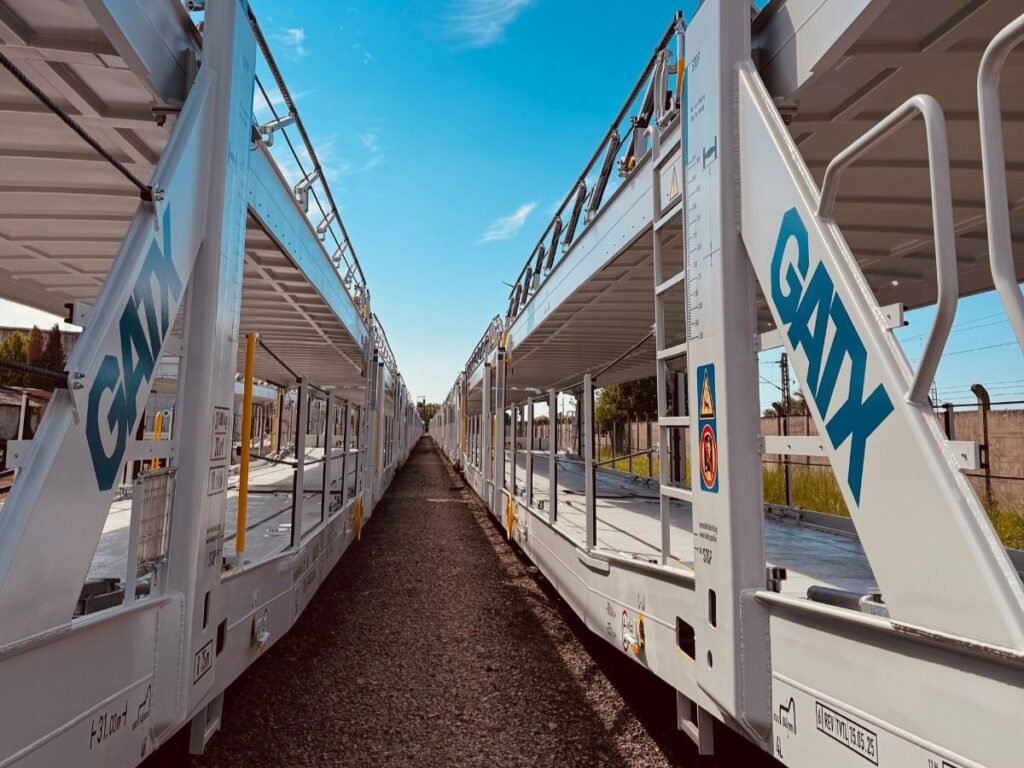 GATX dezvoltă soluții feroviare dedicate industriei auto europene - vagoane optimizate pentru transportul vehiculelor electrice