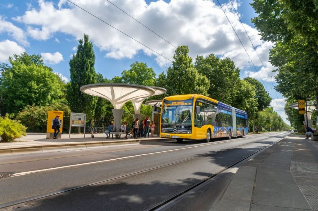 Dresda introduce 18 noi autobuze electrice și extinde operarea liniilor 61 și 68 cu vehicule fără emisii