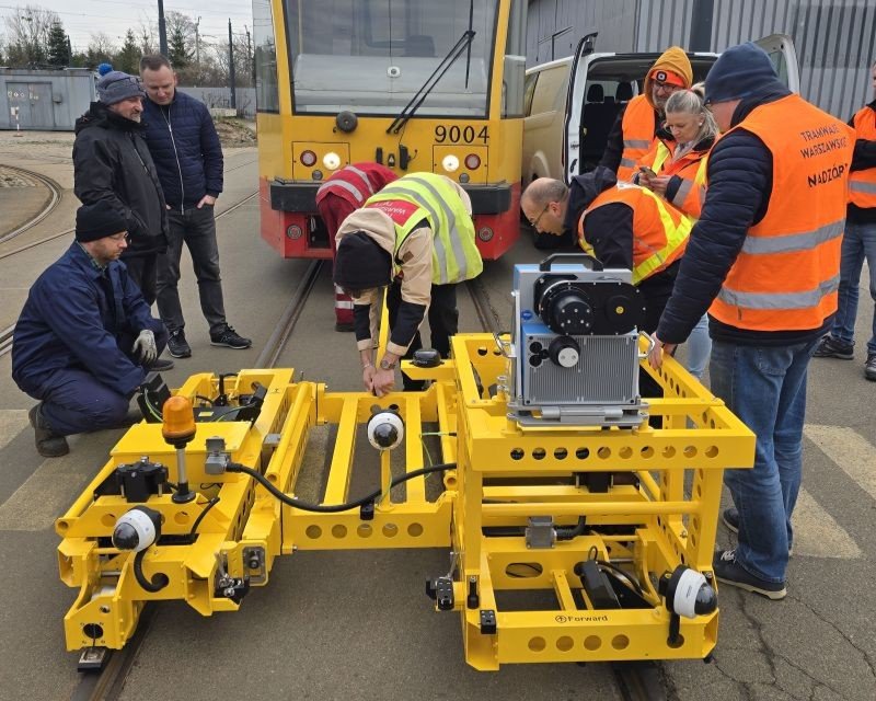 Tramwaje Warszawskie pregătește trecerea la inspecția automată a liniilor cu unitatea „Turtle” pentru măsurători avansate