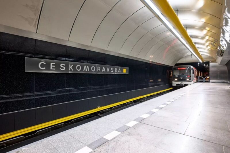 Stația de metrou Českomoravská din Praga se redeschide complet modernizată cu un design nou și tehnologii actualizate