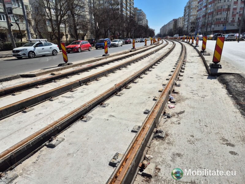 FOTO - Evoluție semnificativă la modernizarea liniei de tramvai pe Bulevardul Chișinău. MariVila ar putea finaliza lucrarea până în iunie
