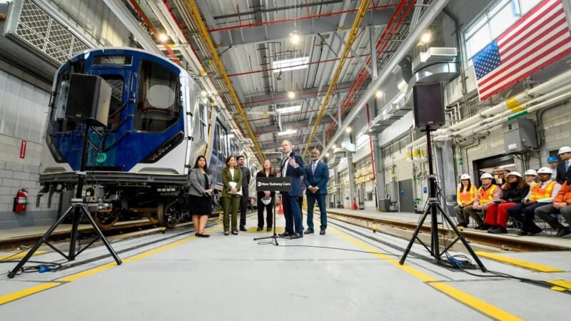 MTA lansează cea mai mare achiziție de trenuri din istorie ce vizează 2390 de vagoane noi pentru modernizarea metroului din New York