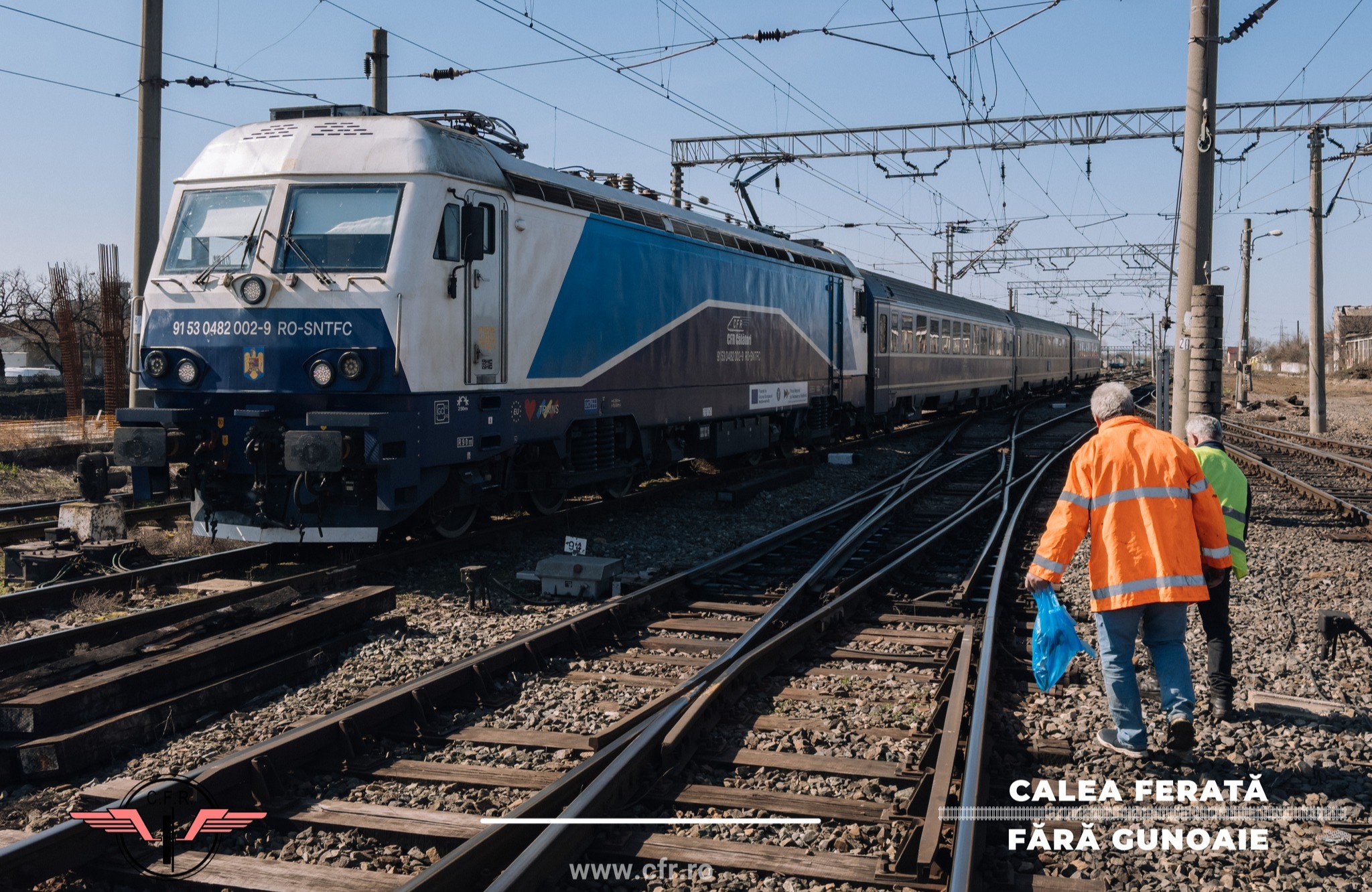 CFR Timișoara continuă ecologizarea liniilor feroviare în campania „Calea Ferată Fără Gunoaie”
