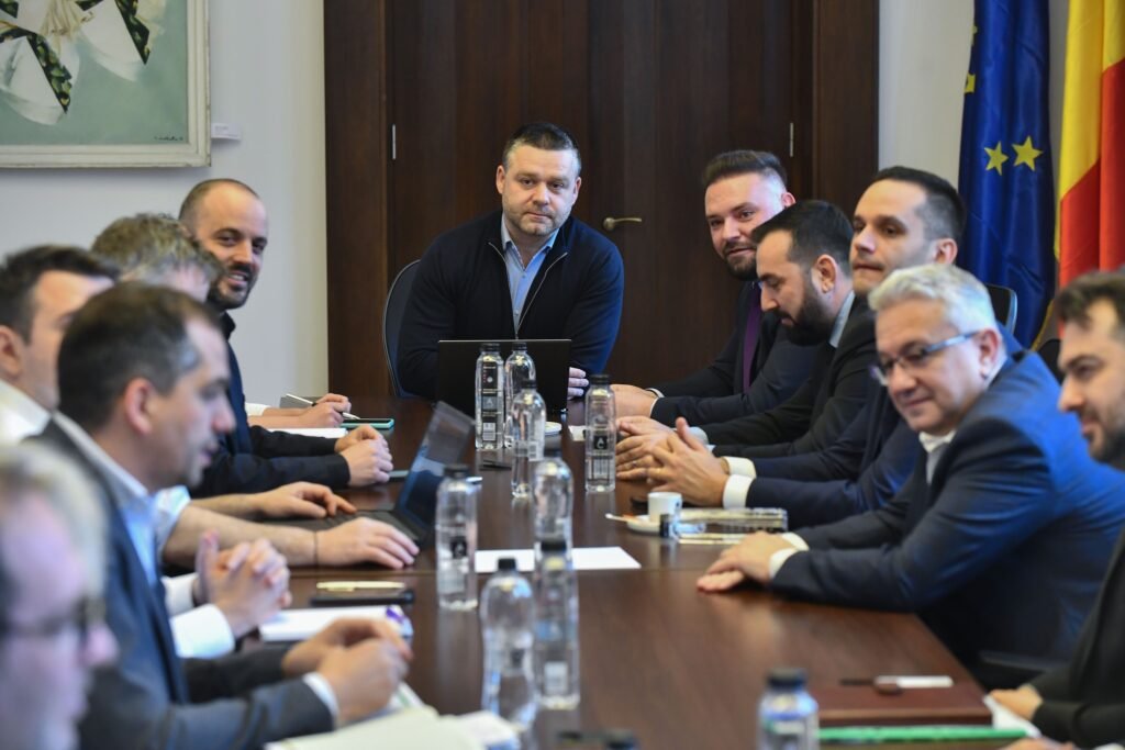 Reabilitarea liniei de tramvai 32 devine prioritate pentru PMB după deteriorarea cauzată de gazonul montat greșit