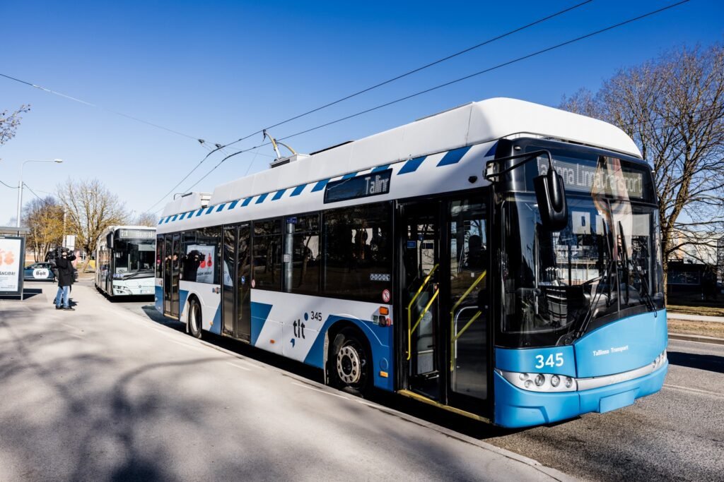 Tallinn finalizează modernizarea infrastructurii de troleibuz din Mustamäe pentru noile troleibuze Škoda cu baterii