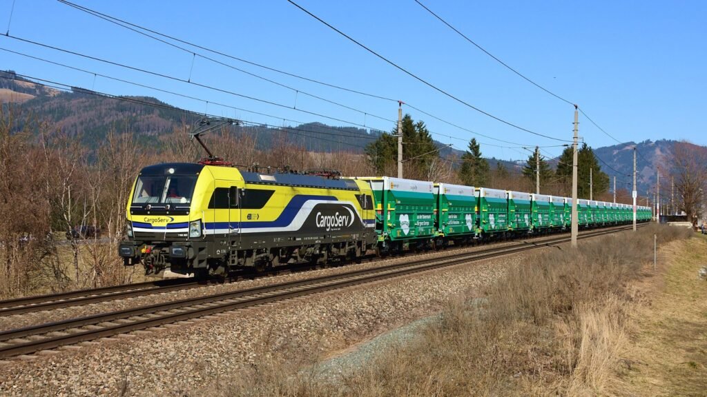 RockTainer ORE intră în exploatare pe ruta Eisenerz–Linz crescând eficiența transportului de minereu pentru industria siderurgică a Austriei