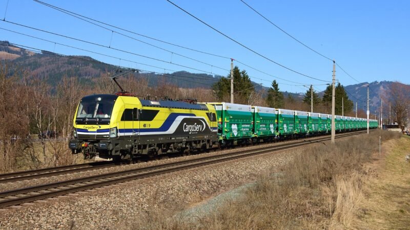 RockTainer ORE intră în exploatare pe ruta Eisenerz–Linz crescând eficiența transportului de minereu pentru industria siderurgică a Austriei