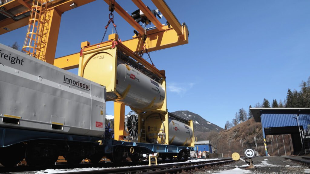 InnoFreight CemTainer accelerează construcția tunelului de bază Brenner printr-o soluție intermodală eficientă