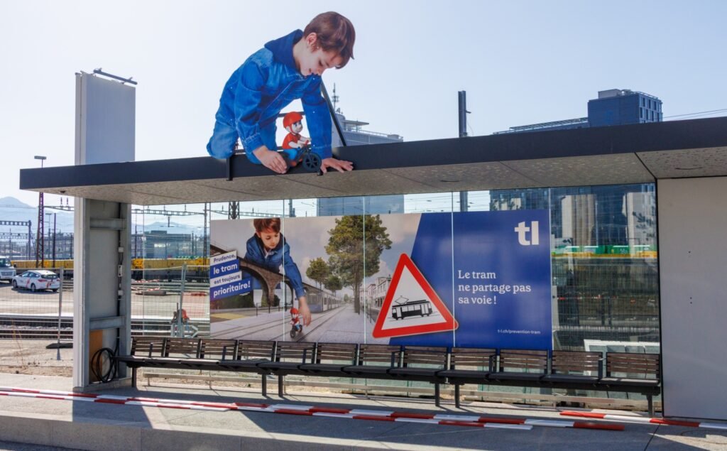 Lausanne lansează o amplă campanie de siguranță pentru toți participanții la trafic odată cu revenirea tramvaielor în vestul orașului