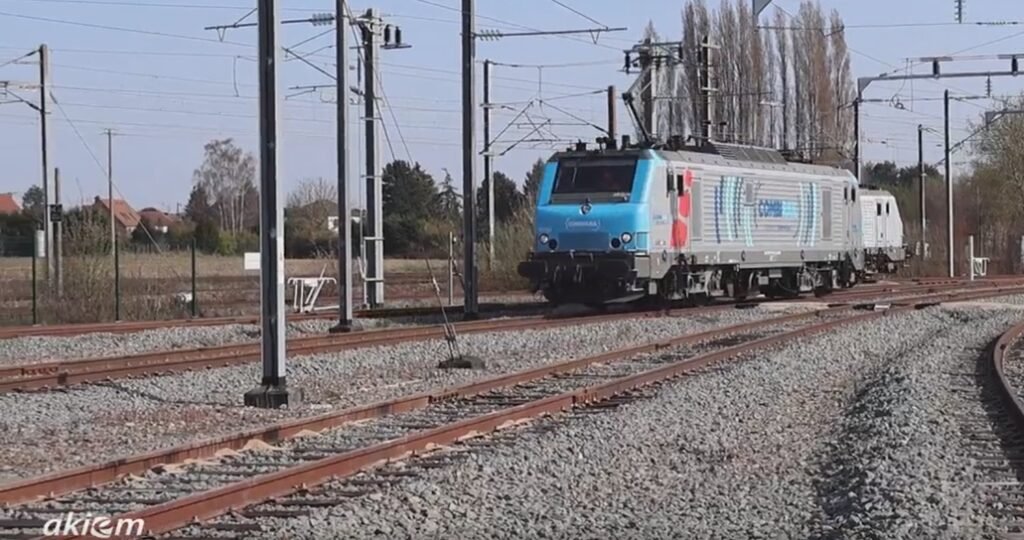 Akiem consolidează parteneriatul cu Combirail prin livrarea a trei locomotive BB27000 și o nouă livrea omagială