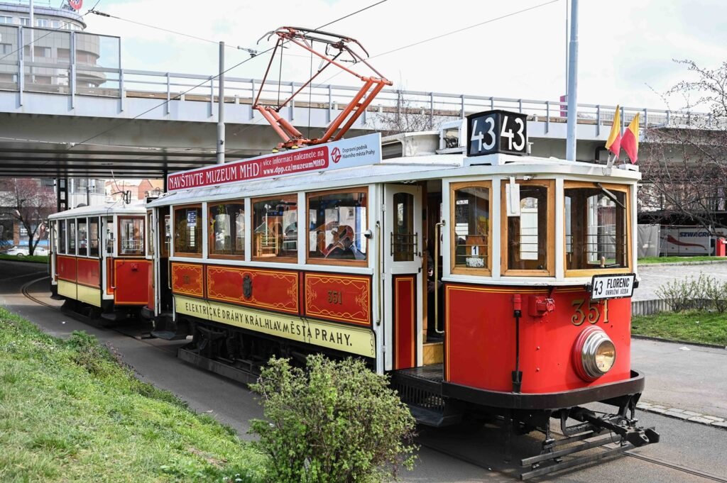 Districtul Praga 8 marchează 130 de ani de la introducerea primelor tramvaie electrice pe traseul Karlín–Libeň–Vysočany