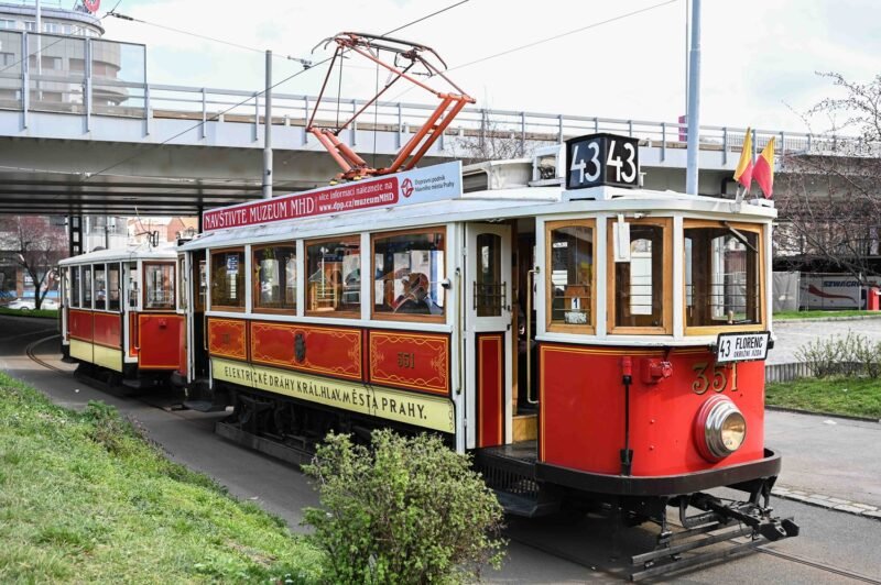 Districtul Praga 8 marchează 130 de ani de la introducerea primelor tramvaie electrice pe traseul Karlín–Libeň–Vysočany