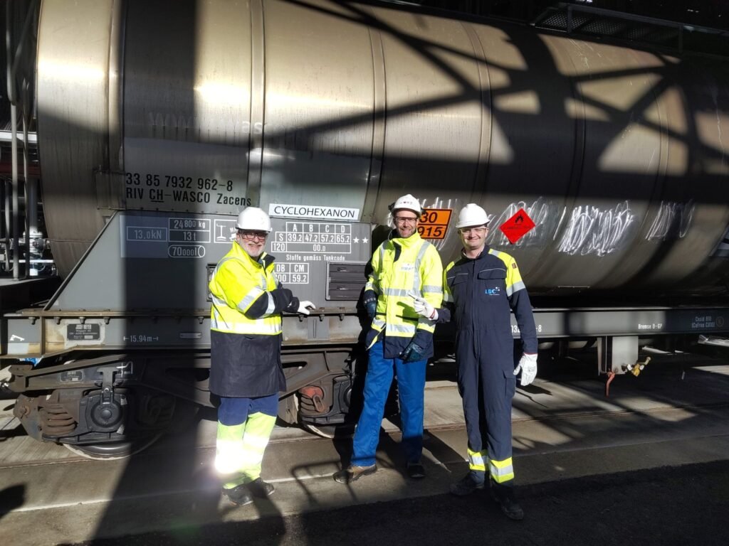 DB Cargo lansează un concept feroviar flexibil pentru transportul ciclohexanonei între Geleen și portul Rotterdam