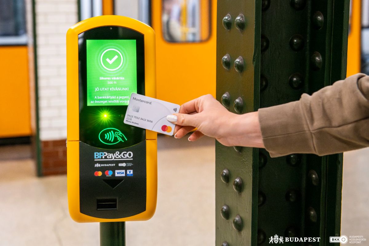 Plățile contactless Pay&GO vor fi disponibile pe toate liniile de metrou din Budapesta începând din aprilie 2026