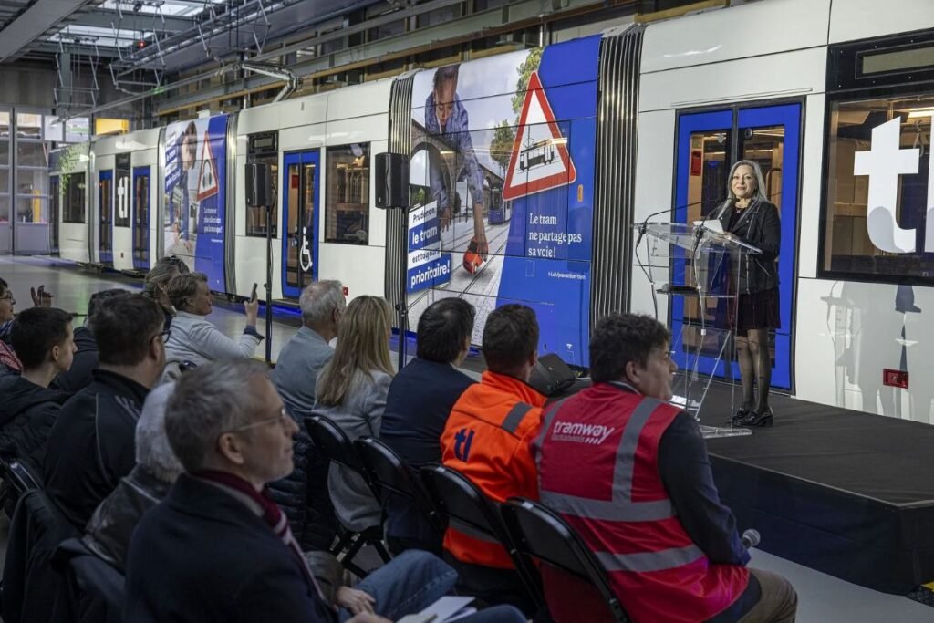 Primele tramvaie ale noii linii din Lausanne intră în testele dinamice marcând revenirea tramvaiului în regiune după peste 60 de ani