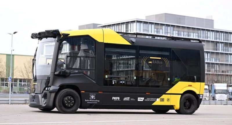 Rezultatele proiectului RABus accelerează pregătirea pentru introducerea autobuzelor autonome în transportul public din Baden‑Württemberg
