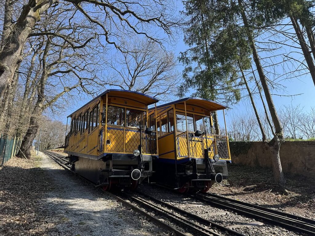 Nerobergbahn își reia cursele de Paște: funicularul istoric din Wiesbaden pornește sezonul 2026 cu aceeași tradiție de peste un secol
