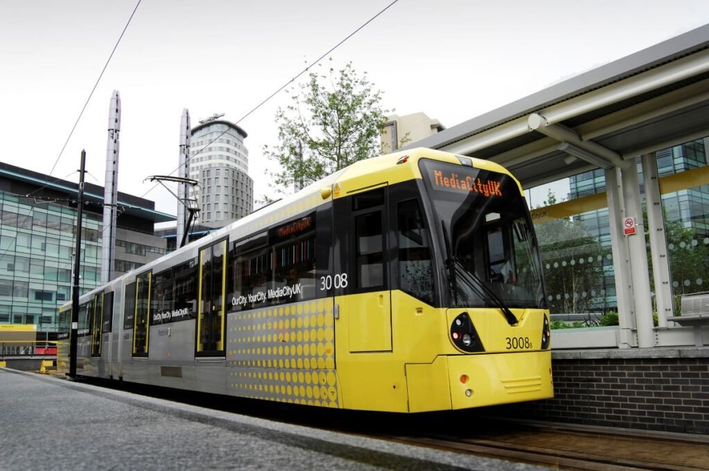 Manchester investește 150 de milioane de lire pentru modernizarea rețelei de tramvaie și creșterea capacității Metrolink