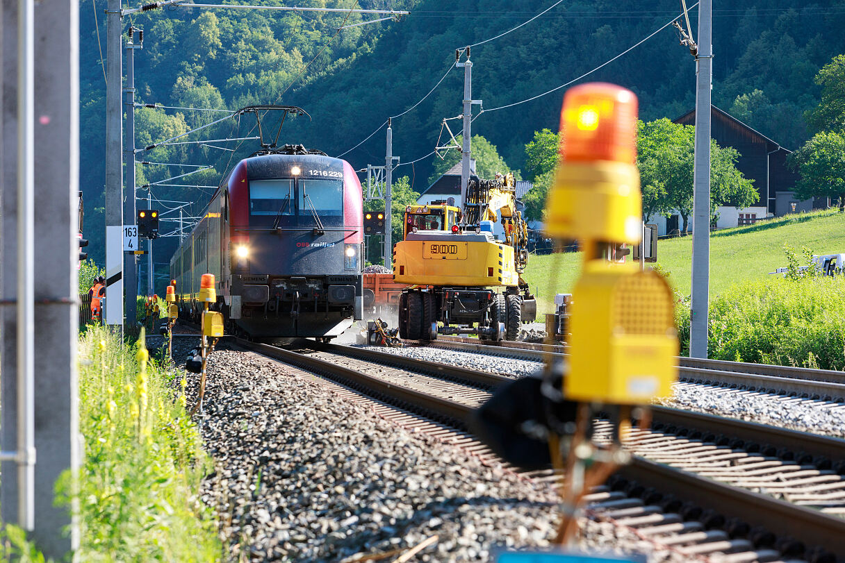 ÖBB modernizează Brucker Schleife: lucrări între 27 martie și 13 aprilie cu devieri și transport alternativ