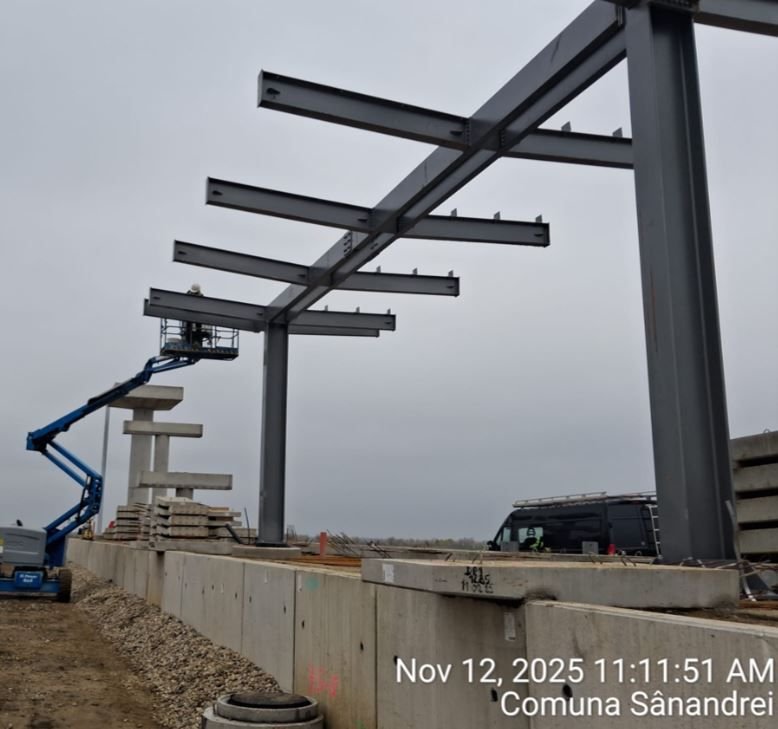 Lucrările la copertina noii peroane din stația Sânandrei avansează în proiectul de modernizare Timișoara–Arad Lotul 4