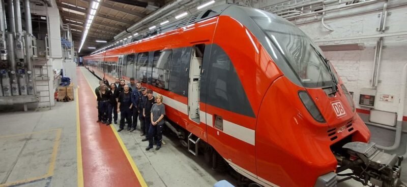 DB Fahrzeuginstandhaltung introduce la Wittenberge prima procedură de vopsire completă a unui tren fără decuplare pentru a reduce costurile și timpii de imobilizare