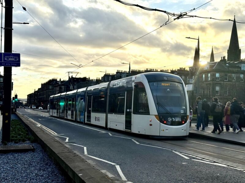Comitetul operatorilor de tramvai UKTram se reunește la Edinburgh și marchează o tranziție de leadership pentru următoarea etapă de dezvoltare