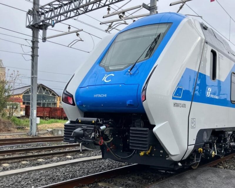 Trenitalia introduce trei noi trenuri hibride InterCity pe rutele Roma–Bari și Roma–Taranto achiziționate cu fonduri PNRR