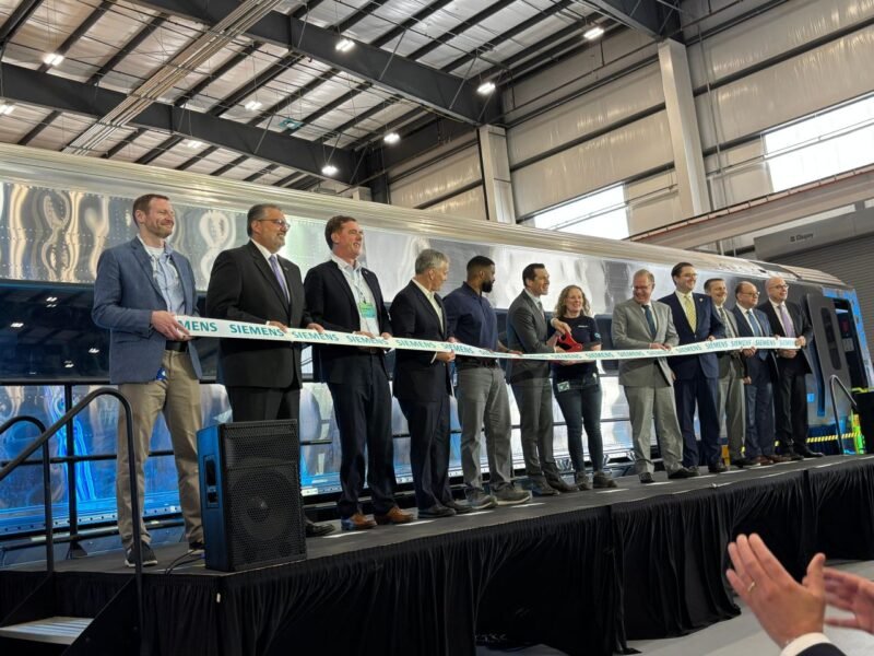 Siemens Mobility deschide o nouă fabrică în Carolina de Nord realizând o investiție germană de 220 milioane de dolari în infrastructura SUA