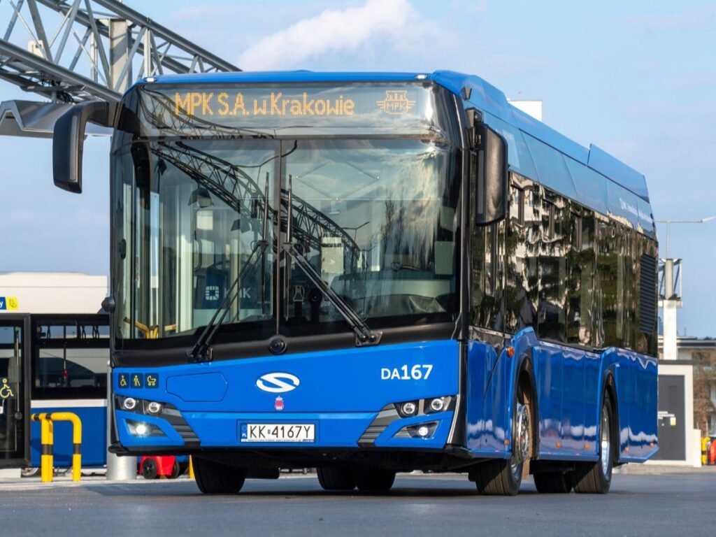 Kraków primește tot lotul de 48 de autobuze Solaris Urbino pentru modernizarea transportului public