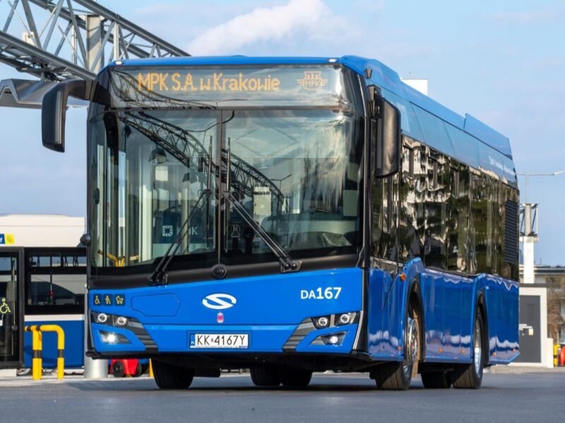Kraków primește tot lotul de 48 de autobuze Solaris Urbino pentru modernizarea transportului public