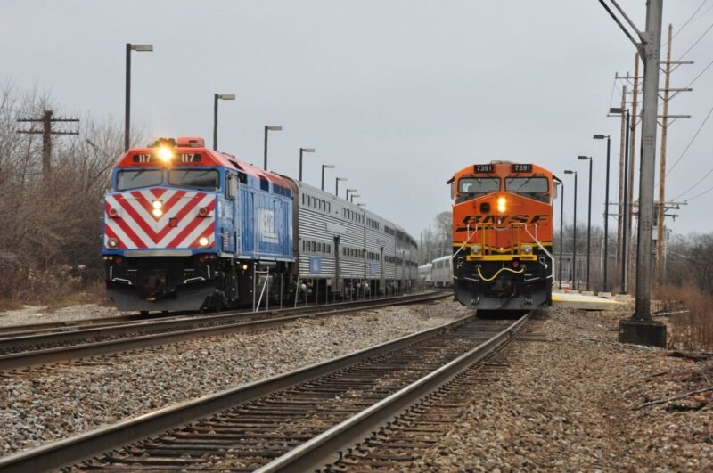 BNSF și Metra semnează un nou acord pe 10 ani pentru operarea serviciilor de navetă pe linia Chicago–Aurora