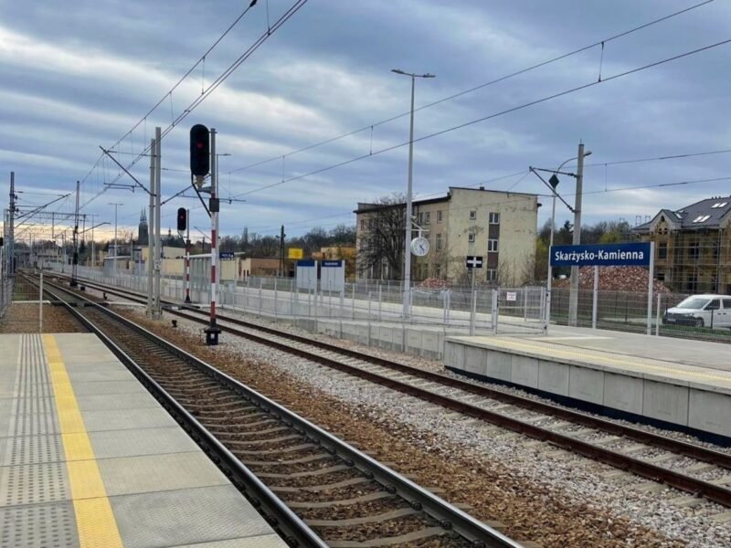 KOMBUD va instala sisteme moderne de control al traficului feroviar pe linia Skarżysko‑Kamienna-Tumlin din Polonia