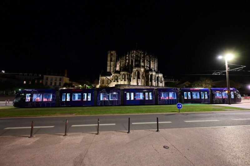 Le Mans introduce primele tramvaie de 44 de metri cu 40% mai multă capacitate odată cu finalizarea testelor nocturne pe liniile T1 și T2