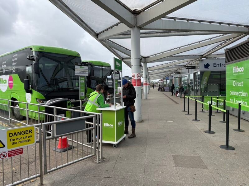 Flix mizează pe extinderea curselor shuttle către aeroporturi după preluarea flibco.com