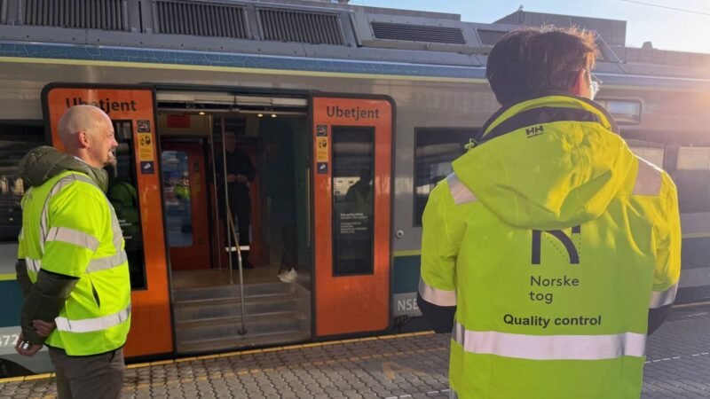 Norske tog testează noile trenuri pentru reducerea timpilor de staționare și creșterea capacității feroviare în Oslo