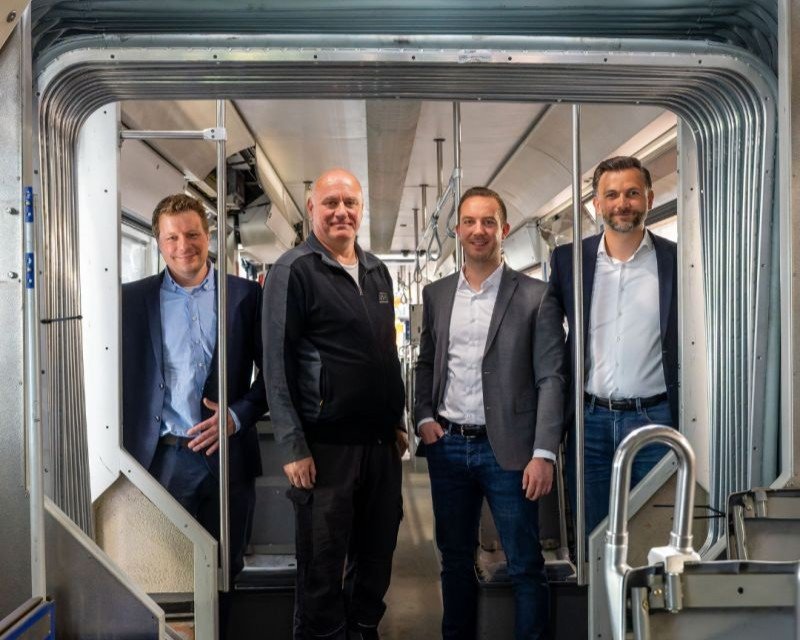 HÜBNER și KVG testează în Kassel prima soluție de burduf pentru tramvaie realizată din materiale reciclate EcoTex