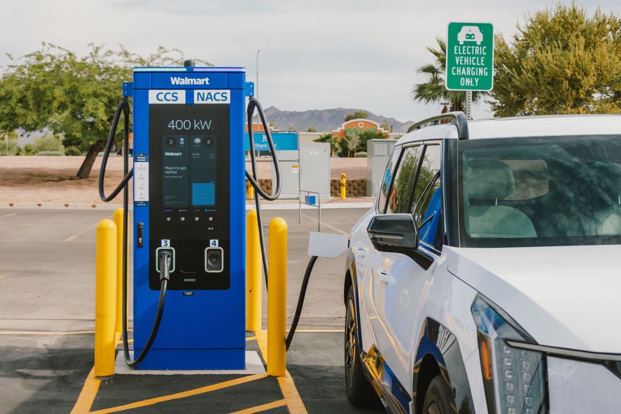 Walmart și ABB E‑mobility lansează o rețea extinsă de stații rapide pentru vehicule electrice în SUA