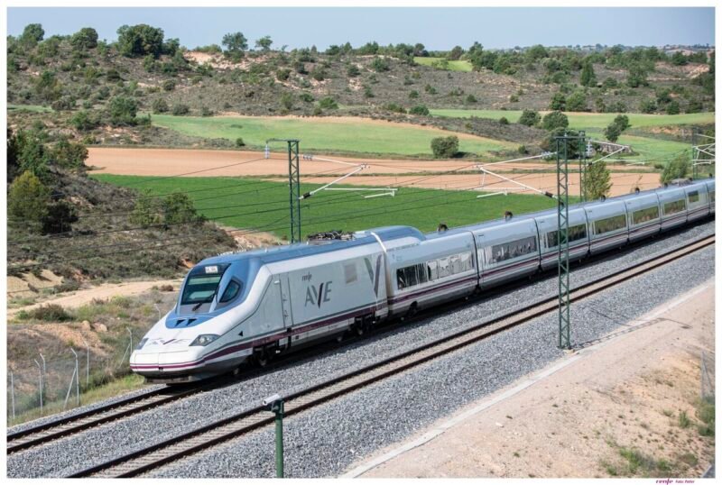 Renfe reia mâine serviciile directe de mare viteză către Málaga odată cu redeschiderea liniei afectate de furtunile din februarie