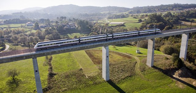 Renfe îmbunătățește oferta pe Eje Atlántico cu mai multe locuri zilnice și noi frecvențe între Vigo - Santiago și A Coruña