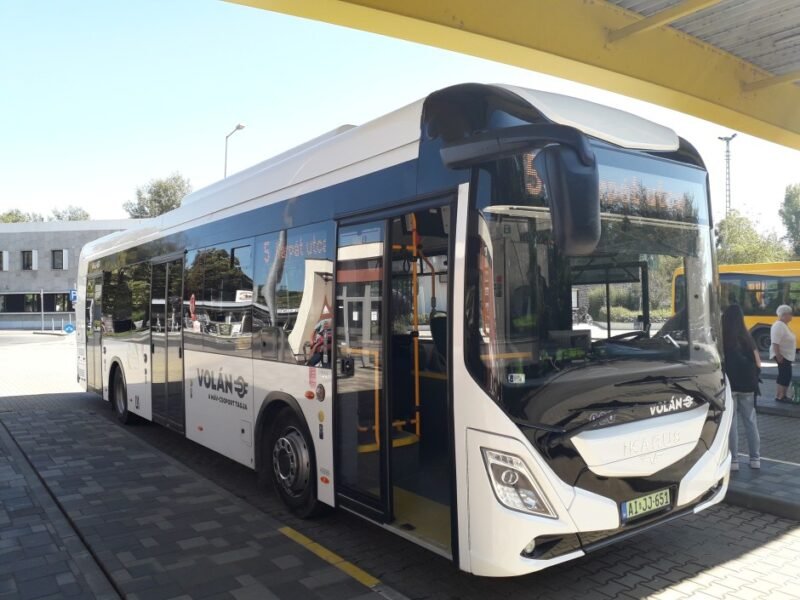 rimul autobuz electric Ikarus 120e din Keszthely trece cu succes primul an de exploatare cu 55.000 km parcurși și 40 de tone de emisii reduse