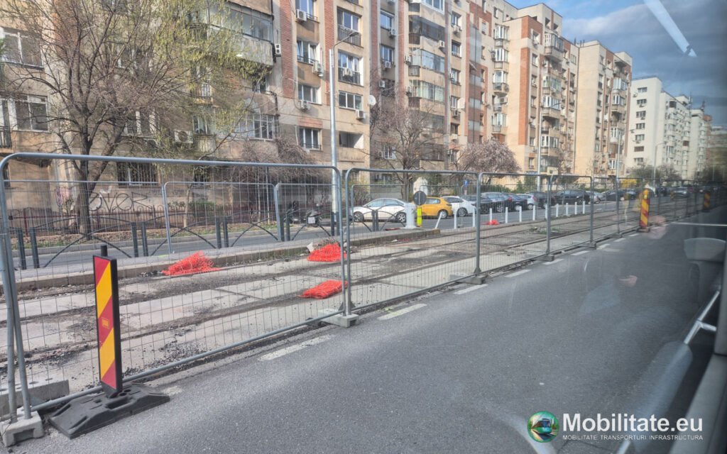 Lot 1 modernizare linii tramvai - PORR a demontat stâlpii vechi și începe demontarea dalelor din beton pe Calea Călărașilor