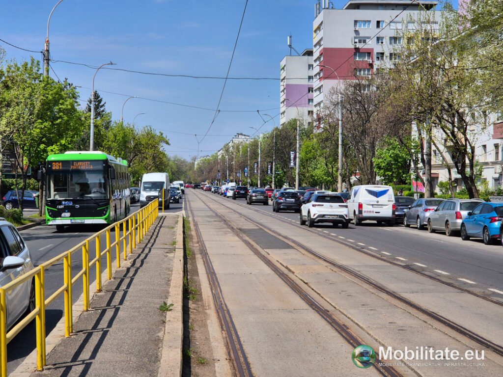 Conform informațiilor mobilitate.eu, astăzi Primăria Capitalei a predat către constructori, Asocierea Tancrad-Erbașu, Bulevardul Ion Mihalache, una din arterele incluse în Lotul 4 de modernizare a liniilor de tramvai din București. Odată cu demararea lucrărilor, vor avea loc și modificări ale circulației între Piața Victoriei și Clăbucet, cu interzicerea parcatului pe prima bandă și închiderea zonei centrale a bulevardului. Lucrărie, planificate pentru a începe în vara lui 2025, au fost întârziate de proiectarea unor modernizări la rețelele de gaze și canalizare din zonă, dar și din cauza lucrărilor la termoficare.