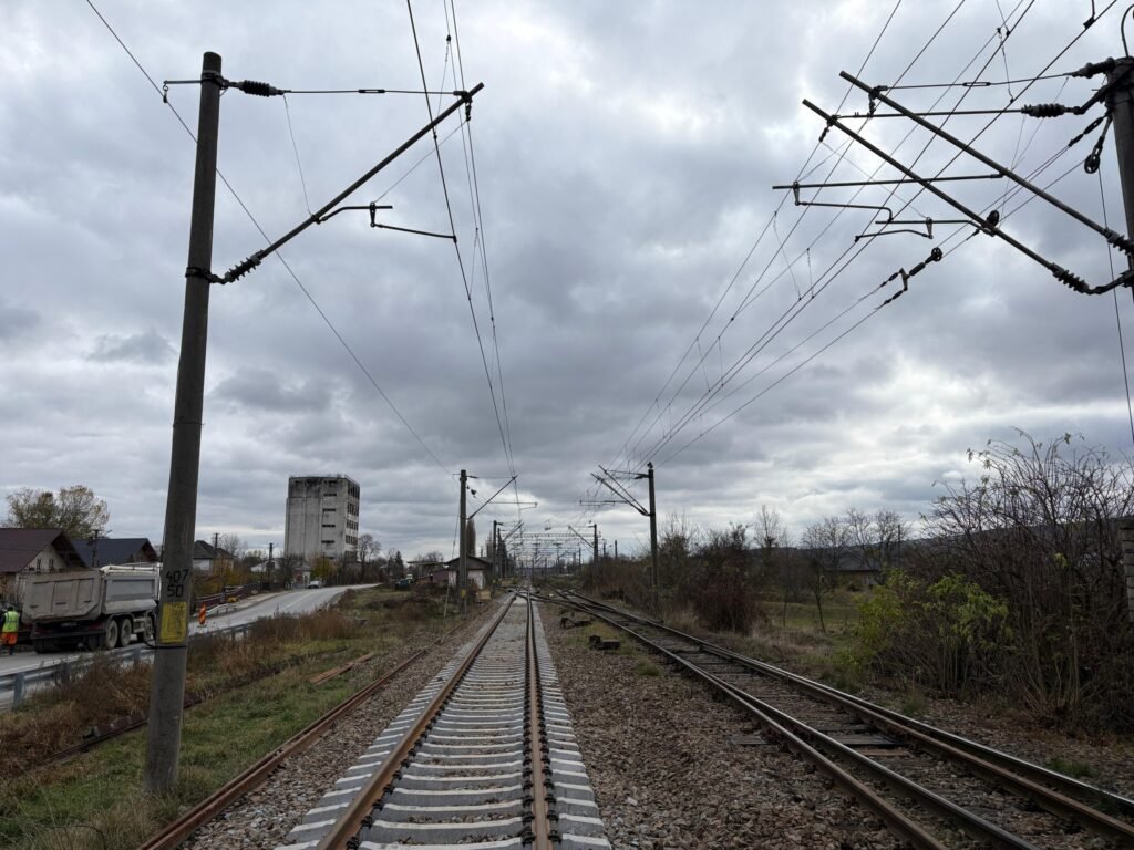 A fost emisă autorizația de construire pentru electrificarea liniei de cale ferată Dărmănești – Vicșani – Frontieră