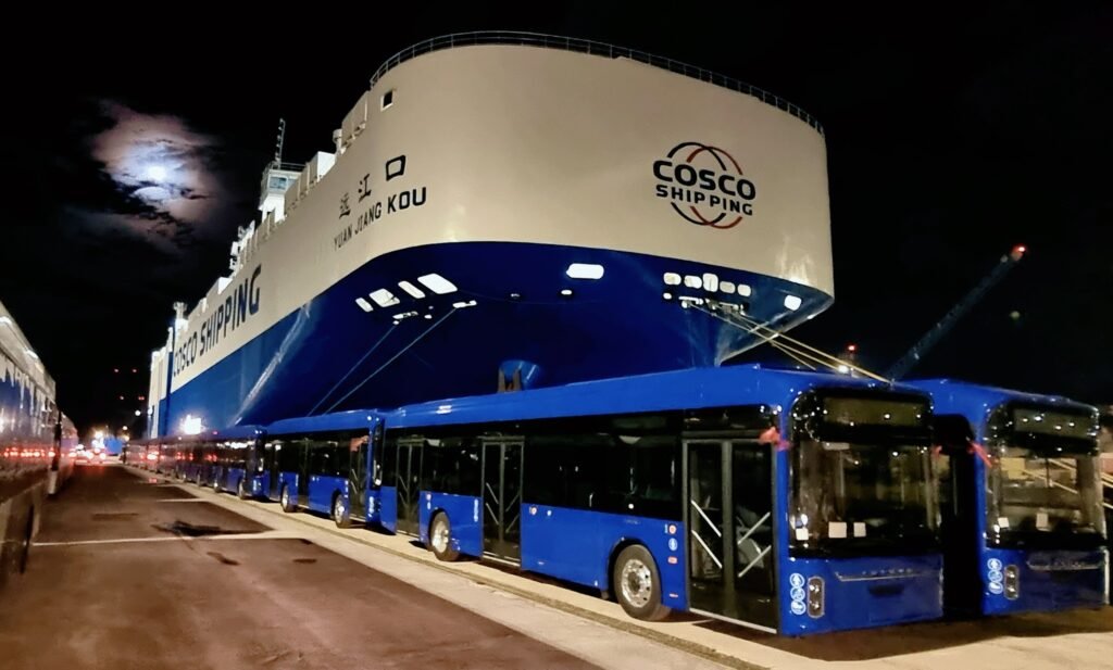 155 de autobuze electrice Yutong au sosit în portul Pireu pentru a moderniza flota de transport public din Atena
