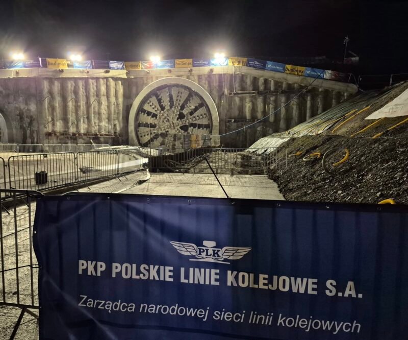 Primul tunel feroviar al proiectului Podłęże–Piekiełko a fost finalizat - TBM „Jadwiga” finalizează 3750 m după 10 luni de foraj